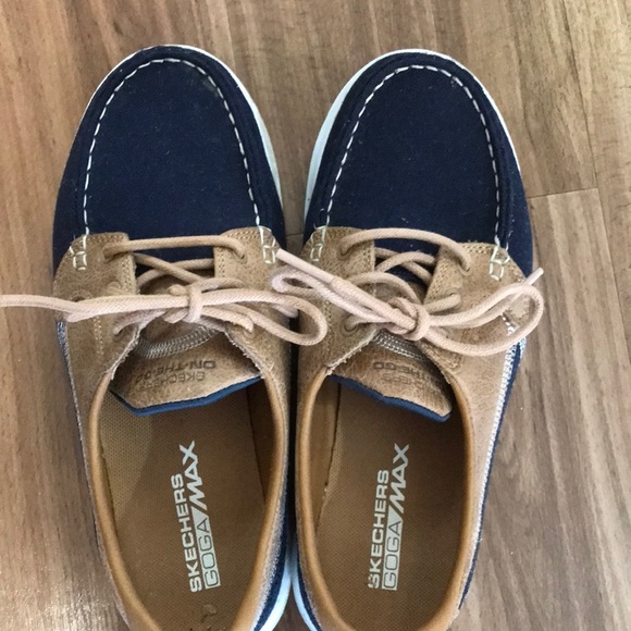 Shoes for women still good condition size 6.5 I used it twice only - Picture 1 of 5